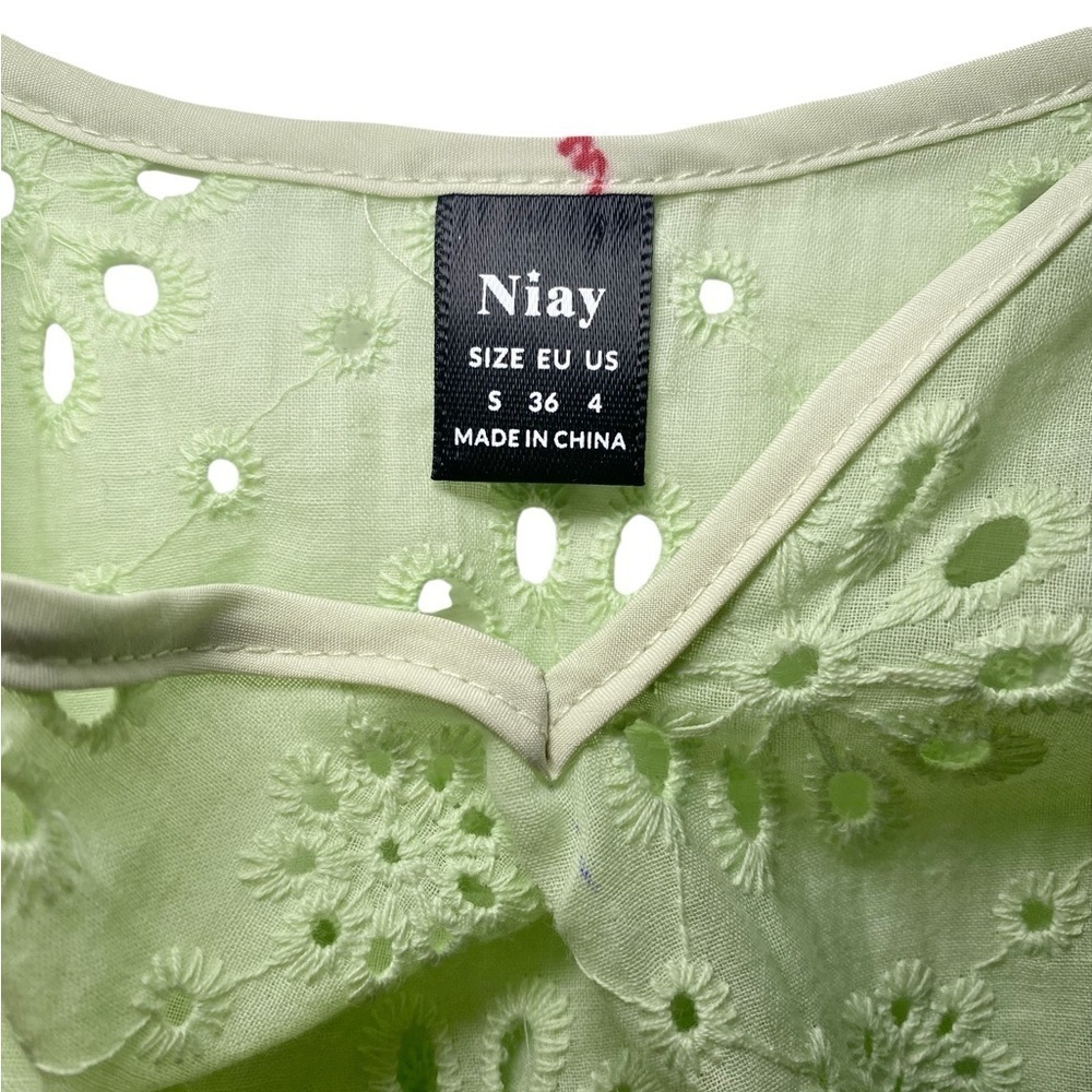 Niay Light Green Sleeveless Eyelet V-Neck Top - Picture 6 of 11